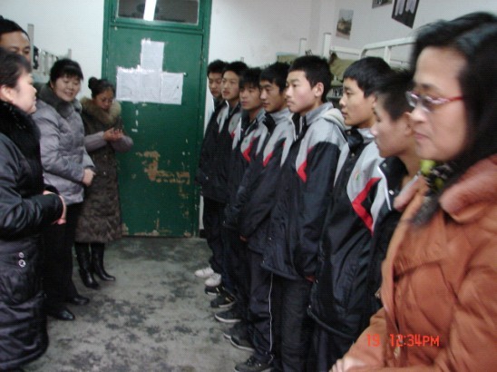 雨雪无情人有情，合乐HL8集团浓情暖天下——记合乐HL8集团集团党委、团委慰问灾区学子