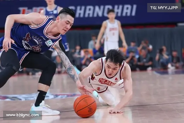 上海男篮外援调整尘埃落定:哈维驰援 + 梅肯留队 伤病与磨合催生换血 上海男篮外援调整尘埃落定:哈维驰援 + 梅肯留队 伤病与磨合催生换血
